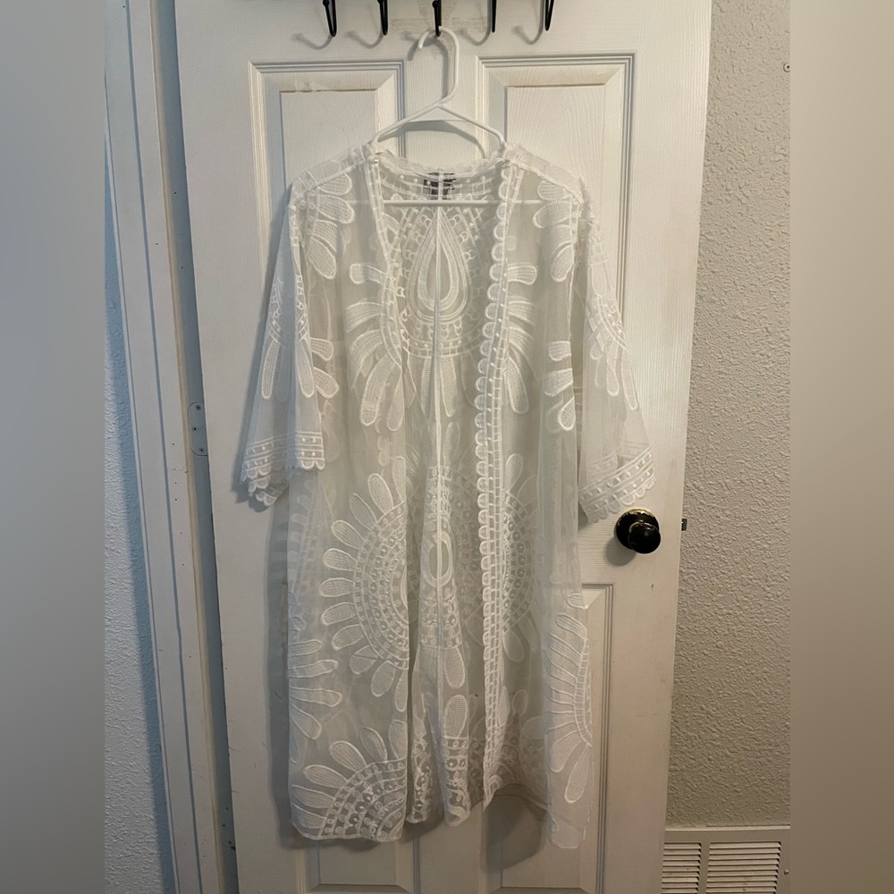 Short Lace Kimono, David and Young